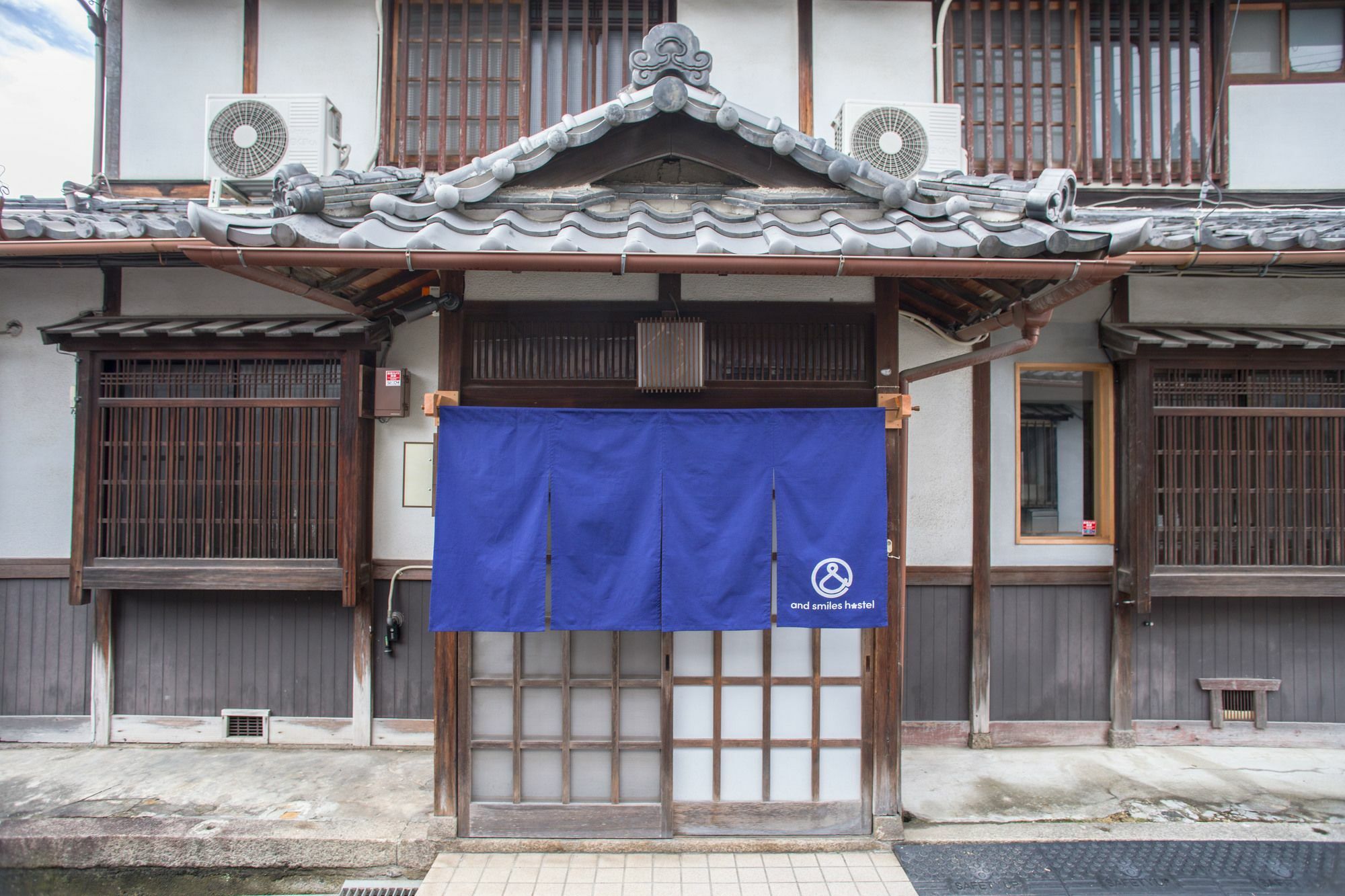 And Smiles Hostel Nara Exterior photo